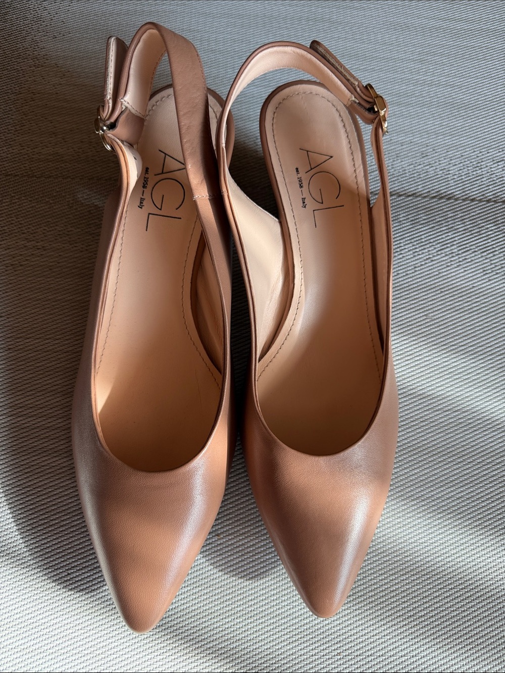 AGL Tan Leather Slingback Pointed-Toe Pumps . Attilio Giusti Leombruni